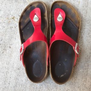 Birkenstock’s red 39